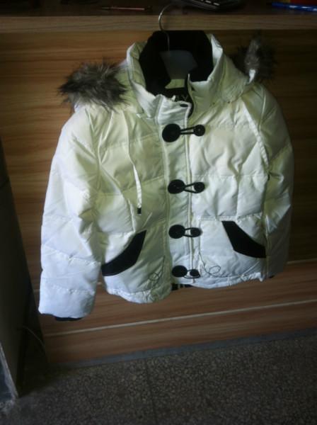 供應(yīng)棉服批發(fā)——特價(jià)服裝批發(fā)
