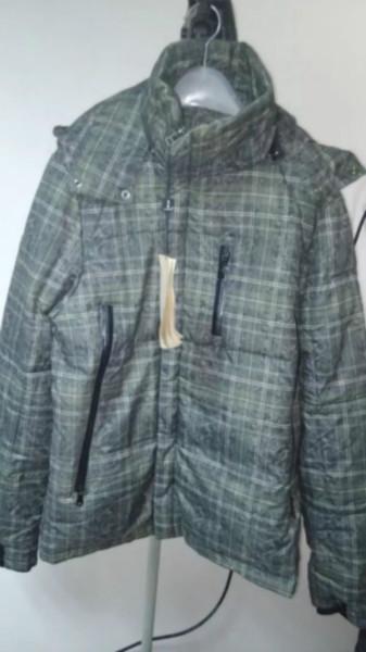 供應(yīng)新款男士羽絨服批發(fā)