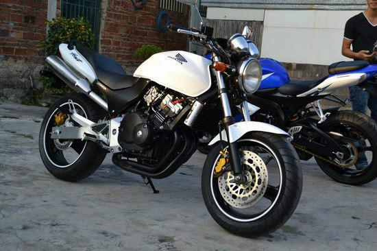 供應(yīng)本田小黃蜂250摩托車 川崎摩托車 寶馬摩托車 鈴木摩托車