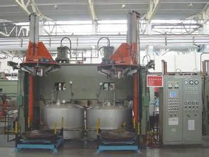 輪胎定型硫化機(jī)圖片/輪胎定型硫化機(jī)樣板圖 (2)