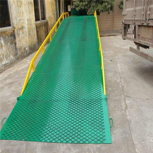 廣東省移動式登車臺星產廠家圖片