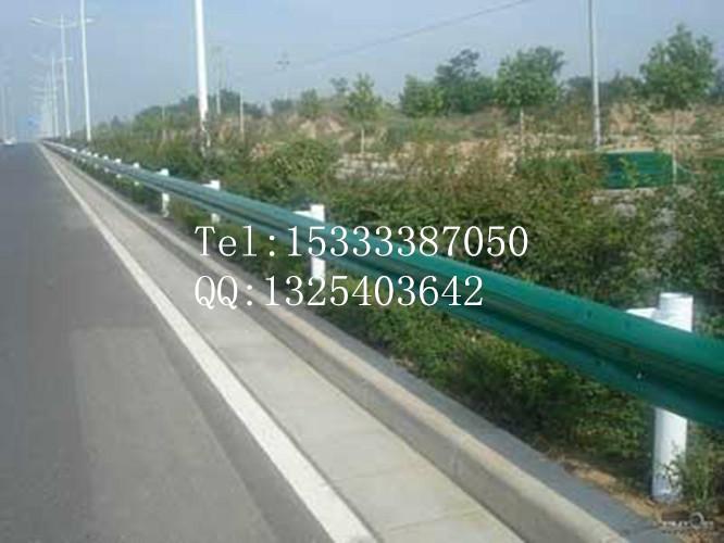供應(yīng)市政圍欄網(wǎng)，公路護(hù)欄網(wǎng)