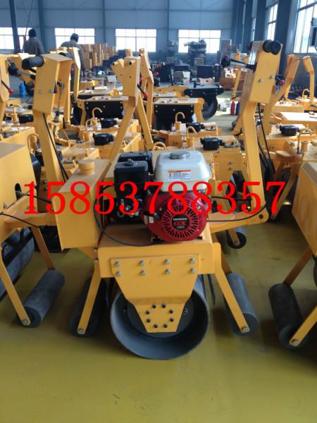 手扶式小型壓路機圖片