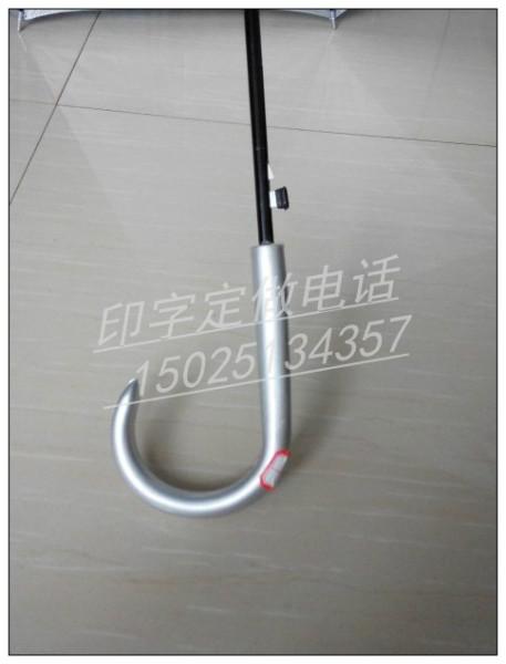 供應經濟款式勾把廣告?zhèn)憷ッ鞫ㄗ鰪V告云南晴雨傘印字3-5天交寶貝批發(fā)