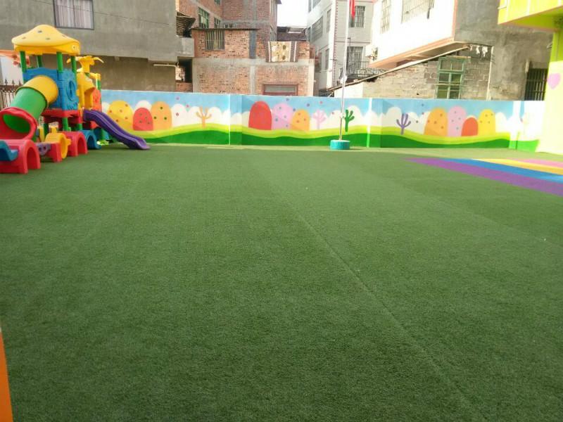 供應(yīng)扶綏幼兒園人造草皮鋪設(shè)