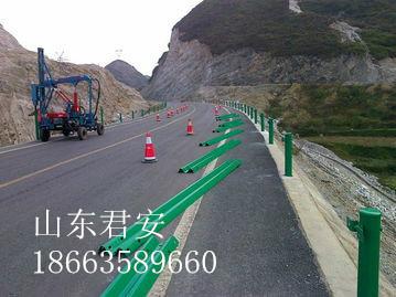 供应江西鹰潭月湖区公路波形护栏板价格图片