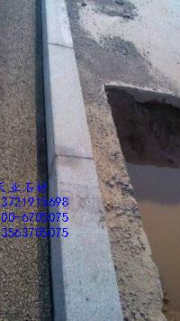 供應(yīng)嘉祥路緣石批發(fā)，路沿石銷售，路牙石、路側(cè)石價(jià)格，山東路沿石直銷價(jià)