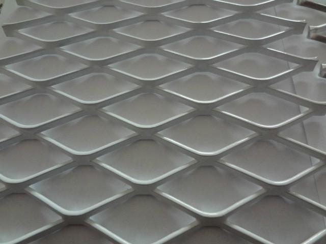 供應(yīng)鋼板網(wǎng)片鋼板網(wǎng)價格