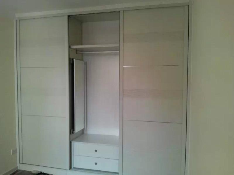 供應(yīng)濟(jì)南整體衣柜定做濟(jì)南衣柜定做價(jià)格