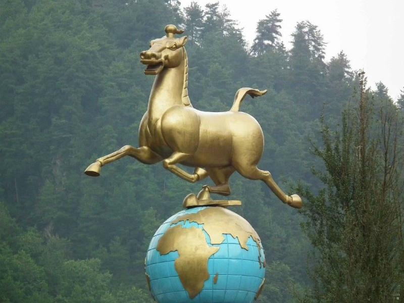 供應(yīng)中國(guó)*旅游城市標(biāo)志馬踏飛燕雕塑