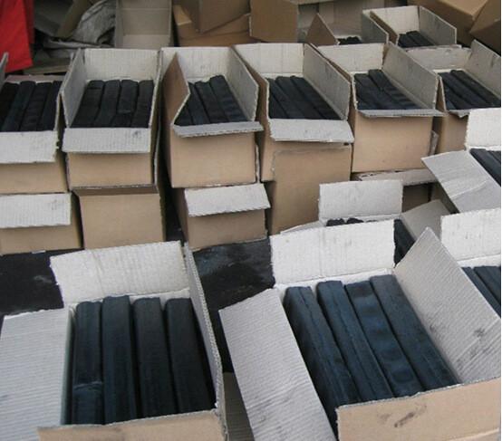 供應(yīng) 河南廠家直銷機(jī)制燒烤四角木炭出口韓國(guó)高溫炭