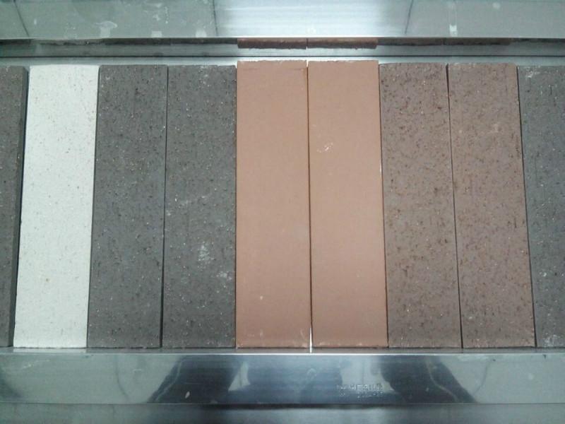 供應(yīng)河南劈開磚好不好價格怎么樣 河南劈開磚哪家好呢？ 河南劈開磚哪家好，透水磚燒結(jié)磚廠