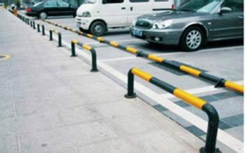供應(yīng)U型擋車防護欄桿 現(xiàn)貨廠家