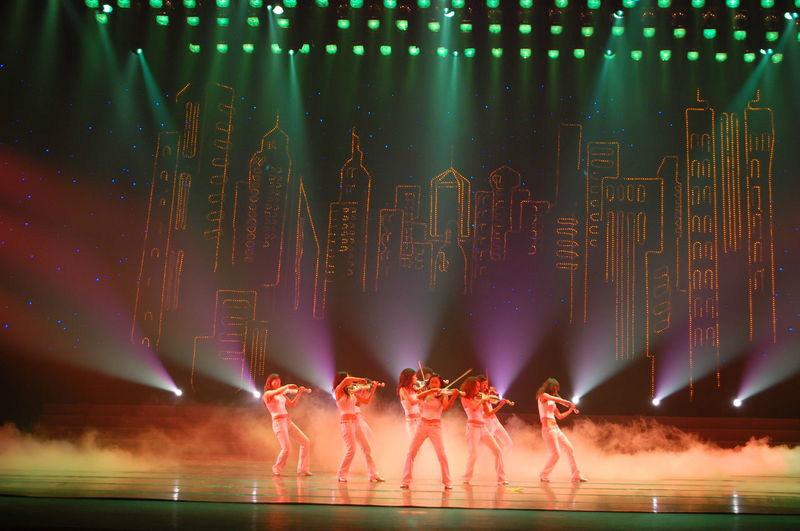 供應(yīng)廣州電腦搖頭燈出租