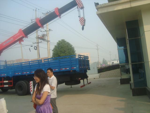 程力吊機(jī)東風(fēng)前四后八16噸圖片
