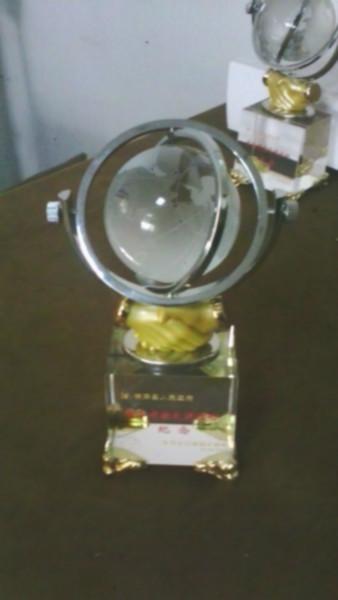 深圳水晶握手獎杯圖片