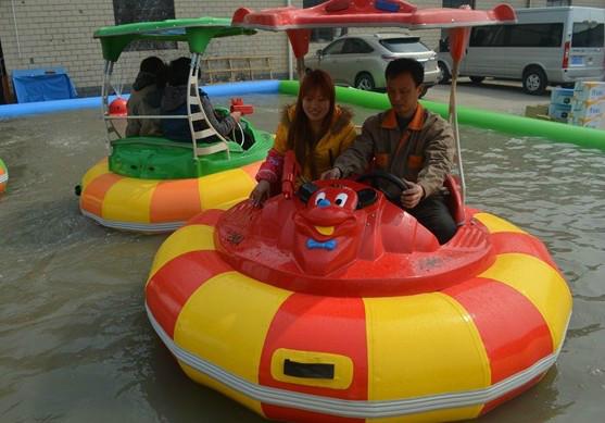 供應(yīng)廠家直銷碰碰船/水上游樂(lè)設(shè)備/碰碰船/比碰碰車更好玩的游樂(lè)設(shè)備