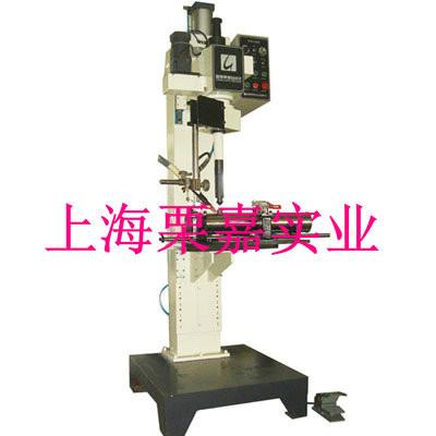 缸體活塞桿環(huán)縫自動焊圖片