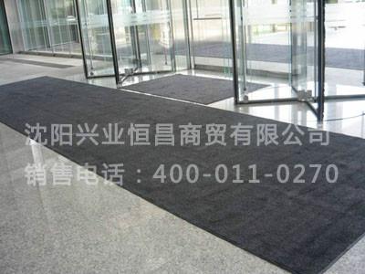 供應(yīng)室內(nèi)鋪設(shè)的地毯式吸水地墊