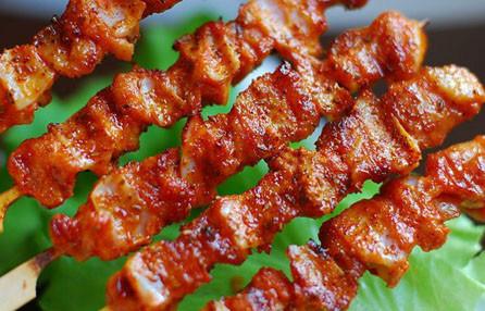 供應內(nèi)蒙古偉宏麻辣燙串串香冒菜培訓