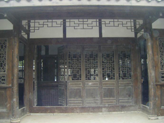 供應(yīng)實(shí)木仿古門(mén)窗