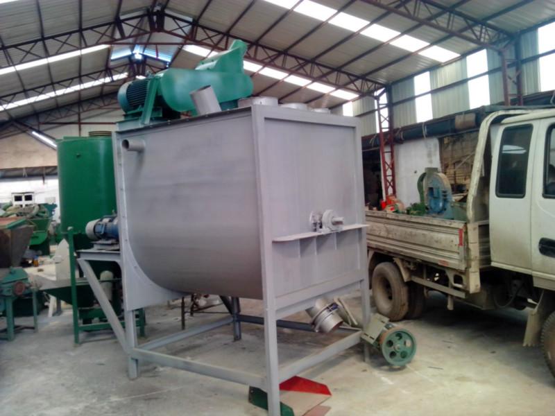 供應臨沂水沖肥成套加工設備流水線操作 沖施肥粉碎攪拌包裝一體機