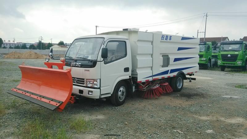 垃圾清扫车,重汽道路清扫车,电厂专用扫地车