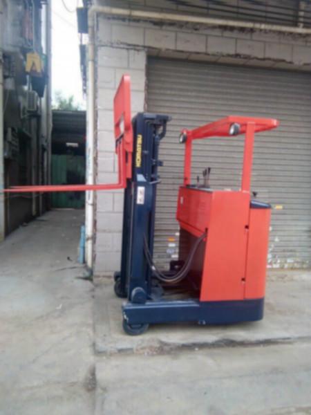 二手進(jìn)口小松FB10RPF前移式叉車圖片