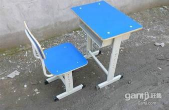 供應(yīng)用于培訓(xùn)學(xué)校的學(xué)生課桌椅銷售