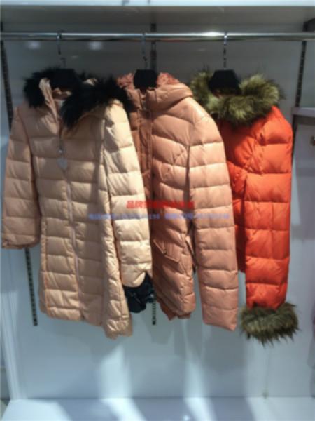 供應(yīng)用于批發(fā)的廣州紐方品牌折扣批發(fā)14裝女式外套