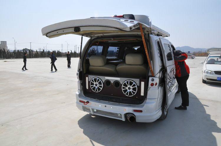 供應鄭州面包車改裝房車