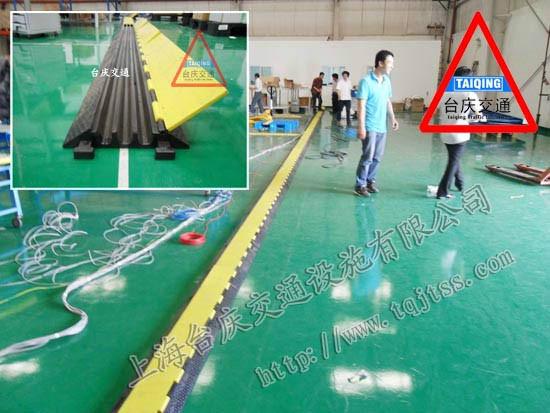 過線槽鋪設(shè)圖片